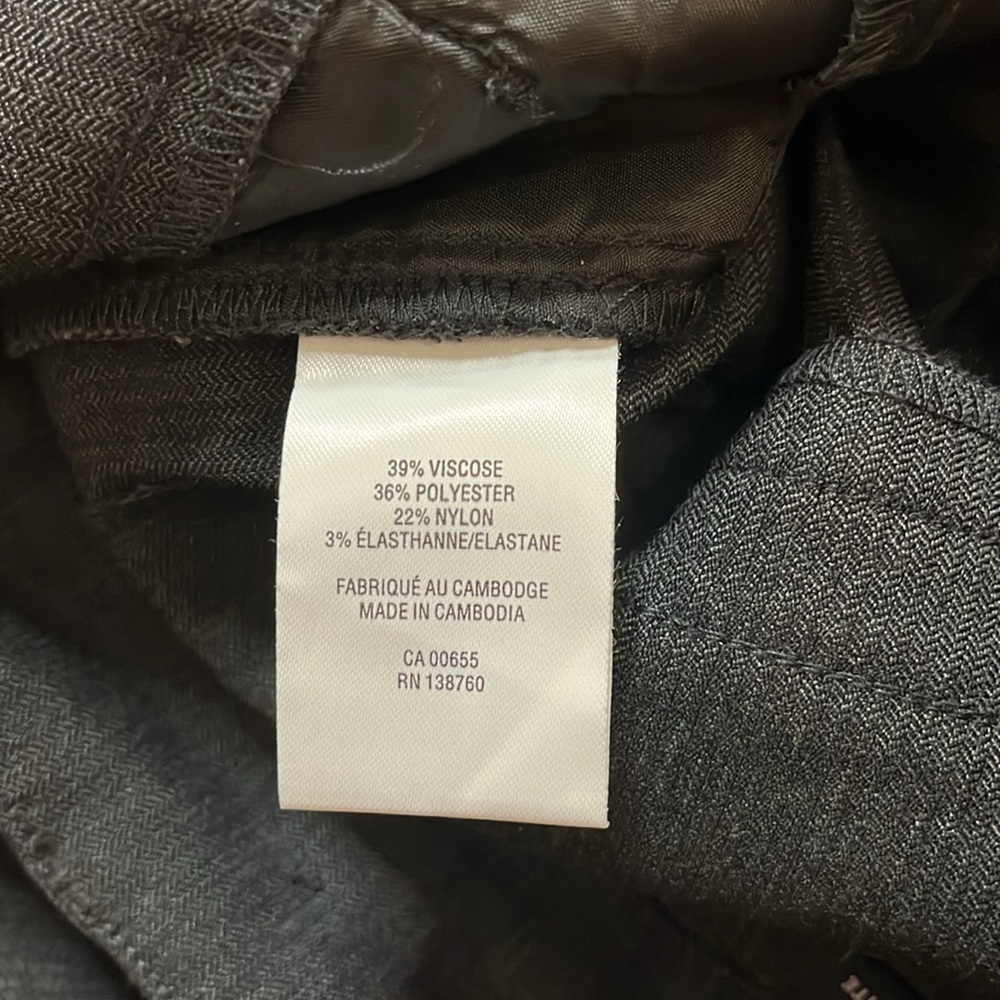 ⭐️ Reitmans The Iconic charcoal pants - size 6 petite - Picture 7 of 8